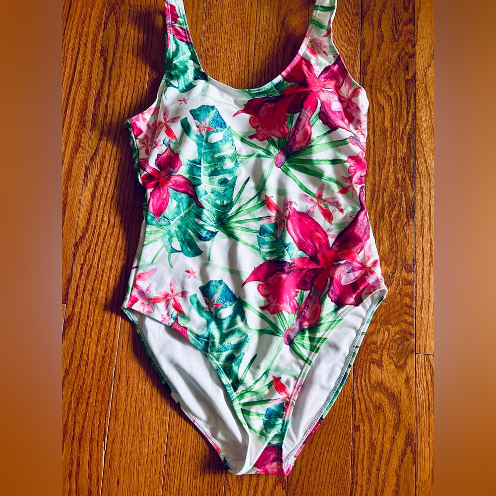 Nicole Miller Studio Lagoon Floral Pink / Green One Piece Swimsuit Bathing M